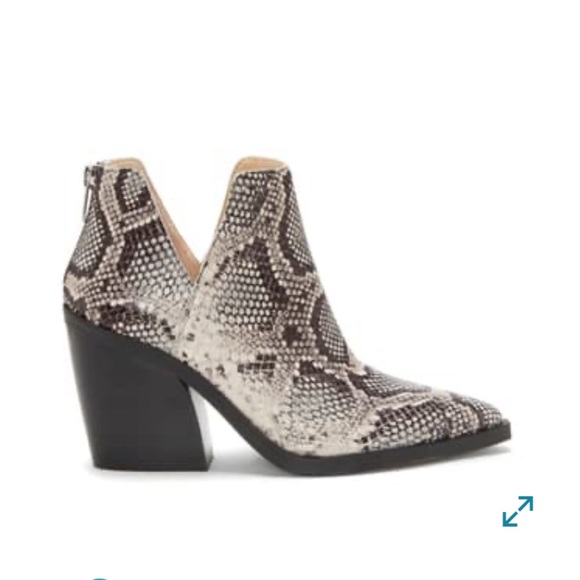 Vince Camuto Gigietta Snakeskin Embossed Bootie - Picture 5 of 7